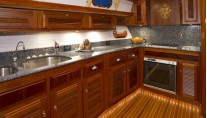 LYMAN MORSE Yacht EXCELLENCE -  Galley